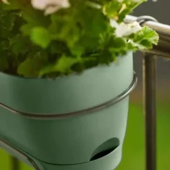 ELHO Balconnière plastique vert pistache Vibia Campana easy hanger large - 24,1 cm