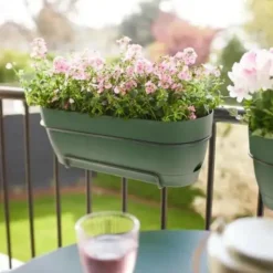 ELHO Balconnière plastique vert pistache Vibia Campana easy hanger large - 24,1 cm