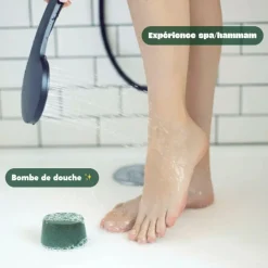 Best MY JOLIE CANDLE Cracker surprise bougie et bombe de douche senteur sapin Noël 2025 – 5,7 x 5,7 x 7 cm