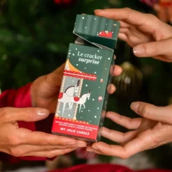 Best MY JOLIE CANDLE Cracker surprise bougie et bombe de douche senteur sapin Noël 2025 – 5,7 x 5,7 x 7 cm