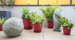 Best EDA Pot en matière recyclée coloris rouge cerise Poetic Joy 50 - Ø 48,8 x H 40,6 cm